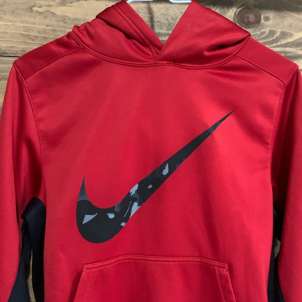 Boys Nike dri fit sweatshirt